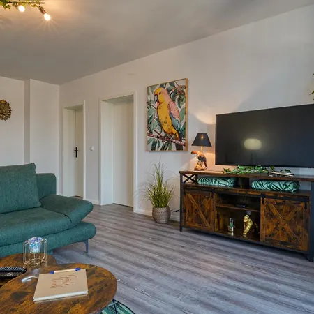 Zuarin Seeblick - Ganzes Direkt Am Schlossgarten Von Mit Dschungelfeeling * Schwerin (Mecklenburg-Vorpommern)