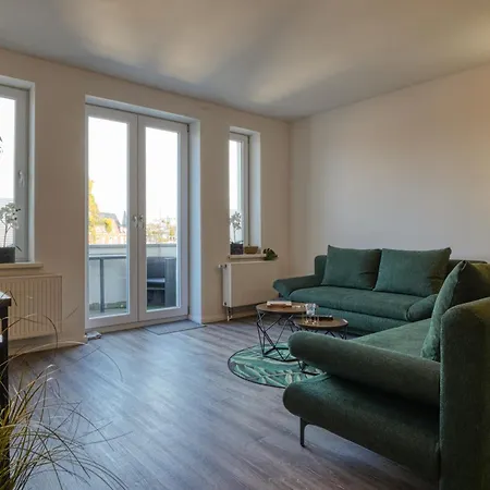 Zuarin Seeblick Mit Dschungel-feeling - Direkt Am Schlossgarten Von - Ganzes - Parkplatz Vorhanden