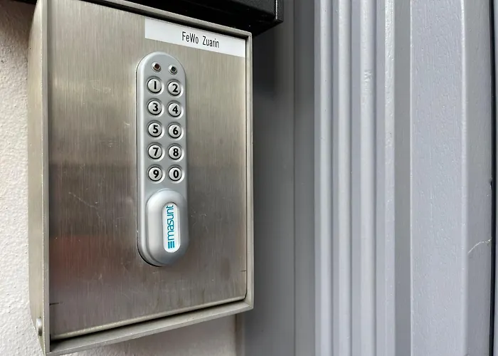 Zuarin Seeblick - Ganzes Direkt Am Schlossgarten Von Mit Dschungelfeeling Schwerin (Mecklenburg-Vorpommern)