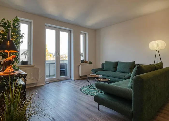 Zuarin Seeblick - Ganzes Direkt Am Schlossgarten Von Mit Dschungelfeeling