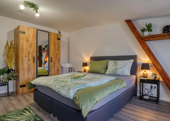 Zuarin Seeblick - Ganzes Direkt Am Schlossgarten Von Mit Dschungelfeeling *