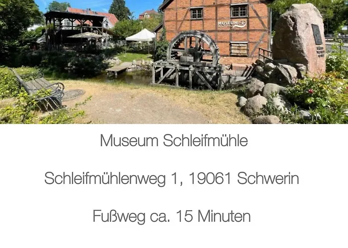 Zuarin Seeblick - Ganzes Direkt Am Schlossgarten Von Mit Dschungelfeeling *