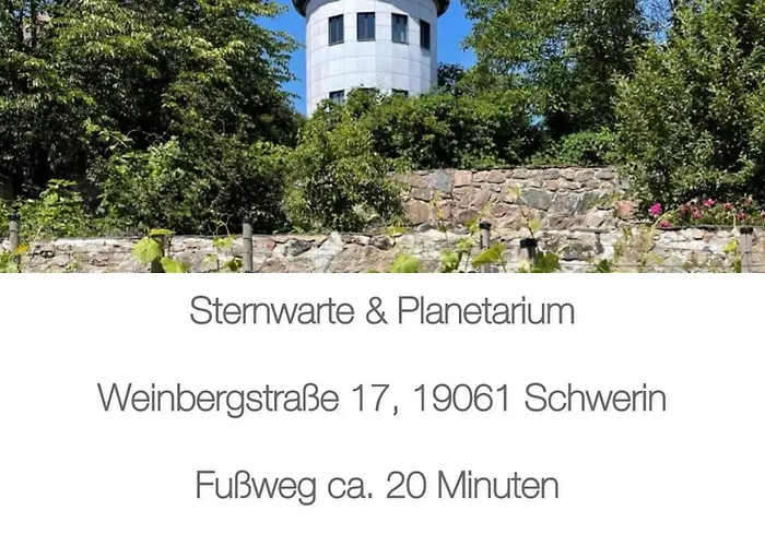 Apartment Zuarin Seeblick - Ganzes Direkt Am Schlossgarten Von Mit Dschungelfeeling *